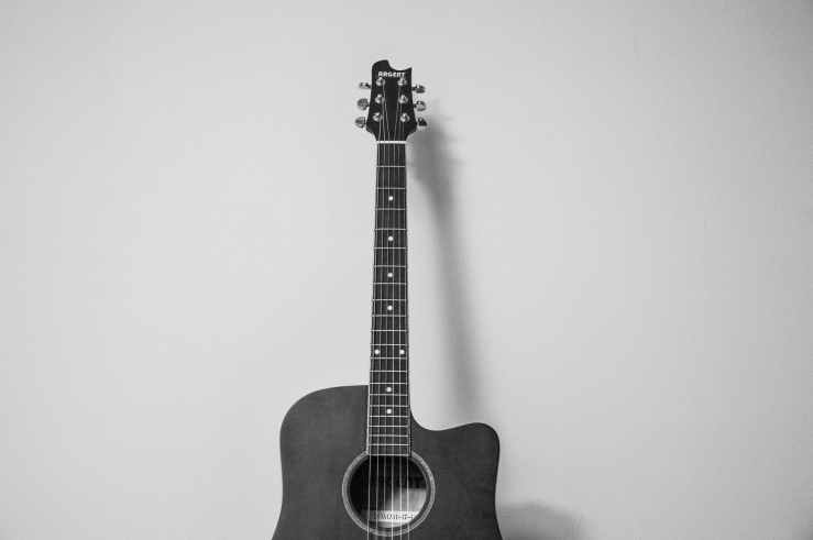 guitar music black and white